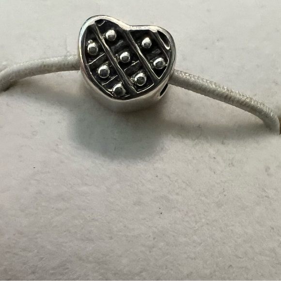 Chamilia .925 Sterling Silver Heart Box of Chocolates Bead Charm EUC CHAM #275 - Picture 2 of 4